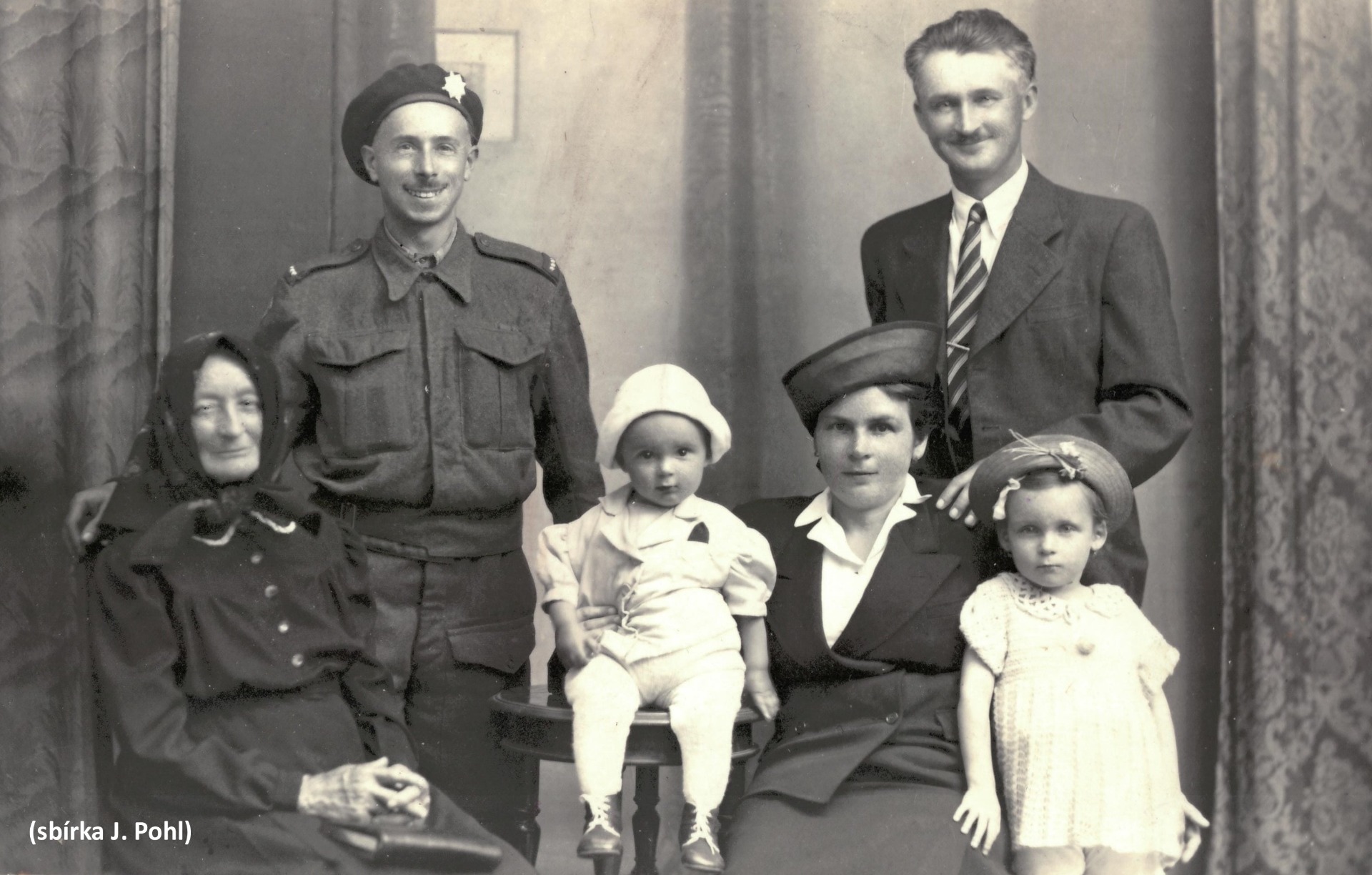 Po návratu do vlasti se svou matkou a rodinou nevlastního bratra