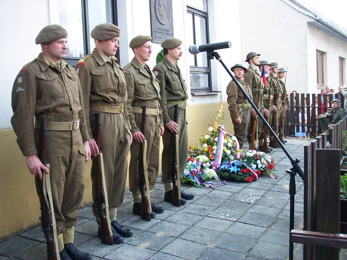 Vzpomínková akce na gen. S. Ingra, Vlkoš, léto 2008