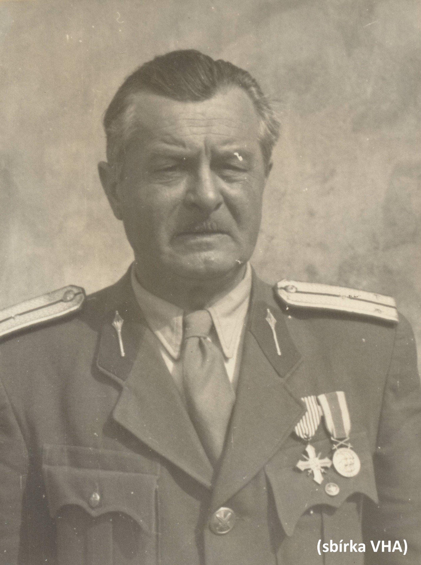 F. Klusáček jako nadporučík ČSLA v roce 1951